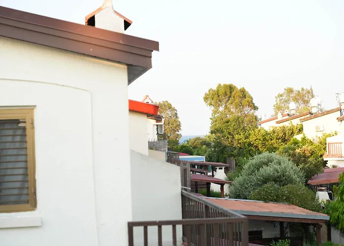 Ocean Blue House 17 *