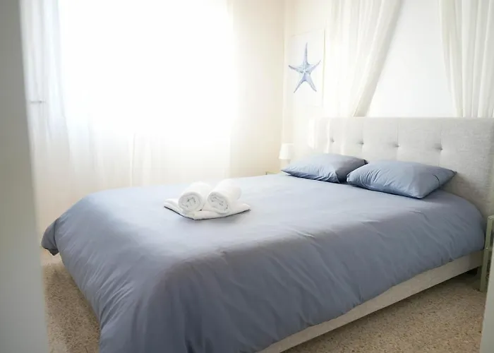 Ocean Blue House 17 * Meneou